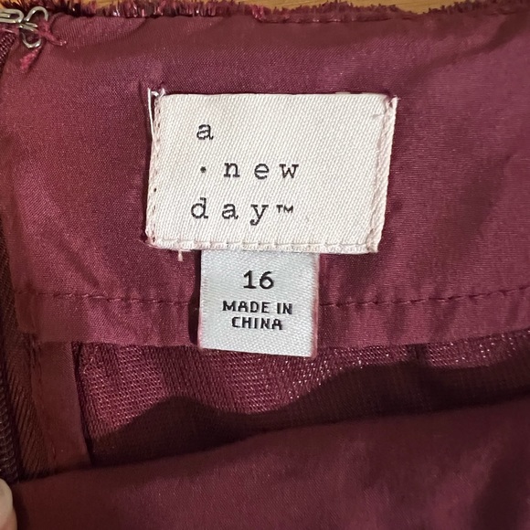 A New Day maroon shimmer skirt - Picture 4 of 6